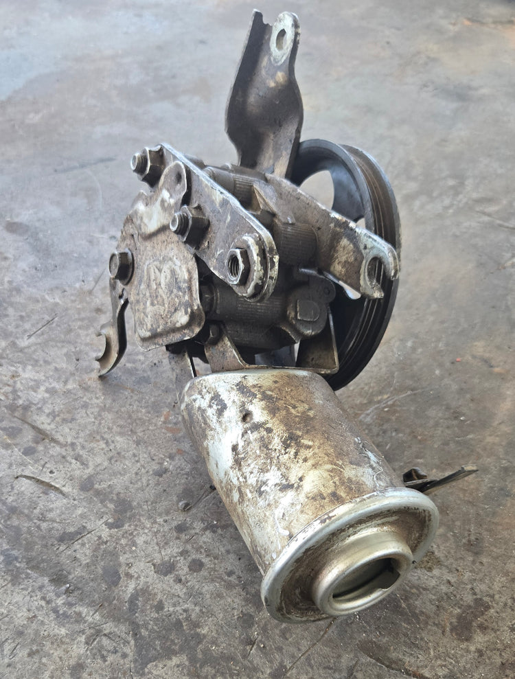 Bomba de Dirección Toyota Yaris Ecco