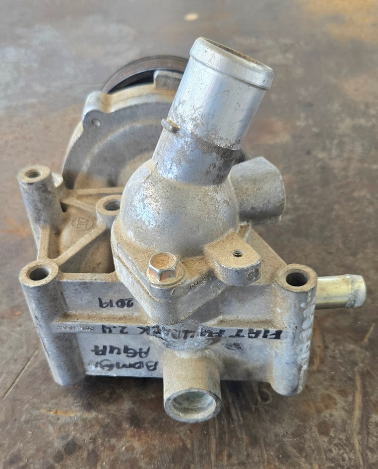 Bomba de Agua Fiat Fullback 2.4cc 2019